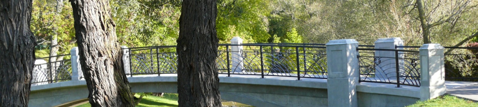 Bridge in Oshawa Valley Botanical Gardens