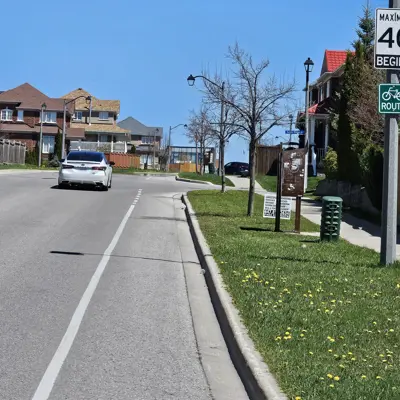 Urban paved shoulder