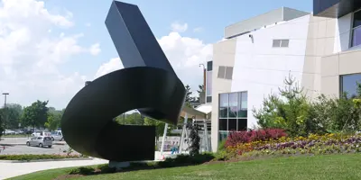 Upstart II in front of City Hall