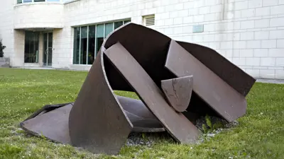 Public art sculpture Crown in the RMG backyard