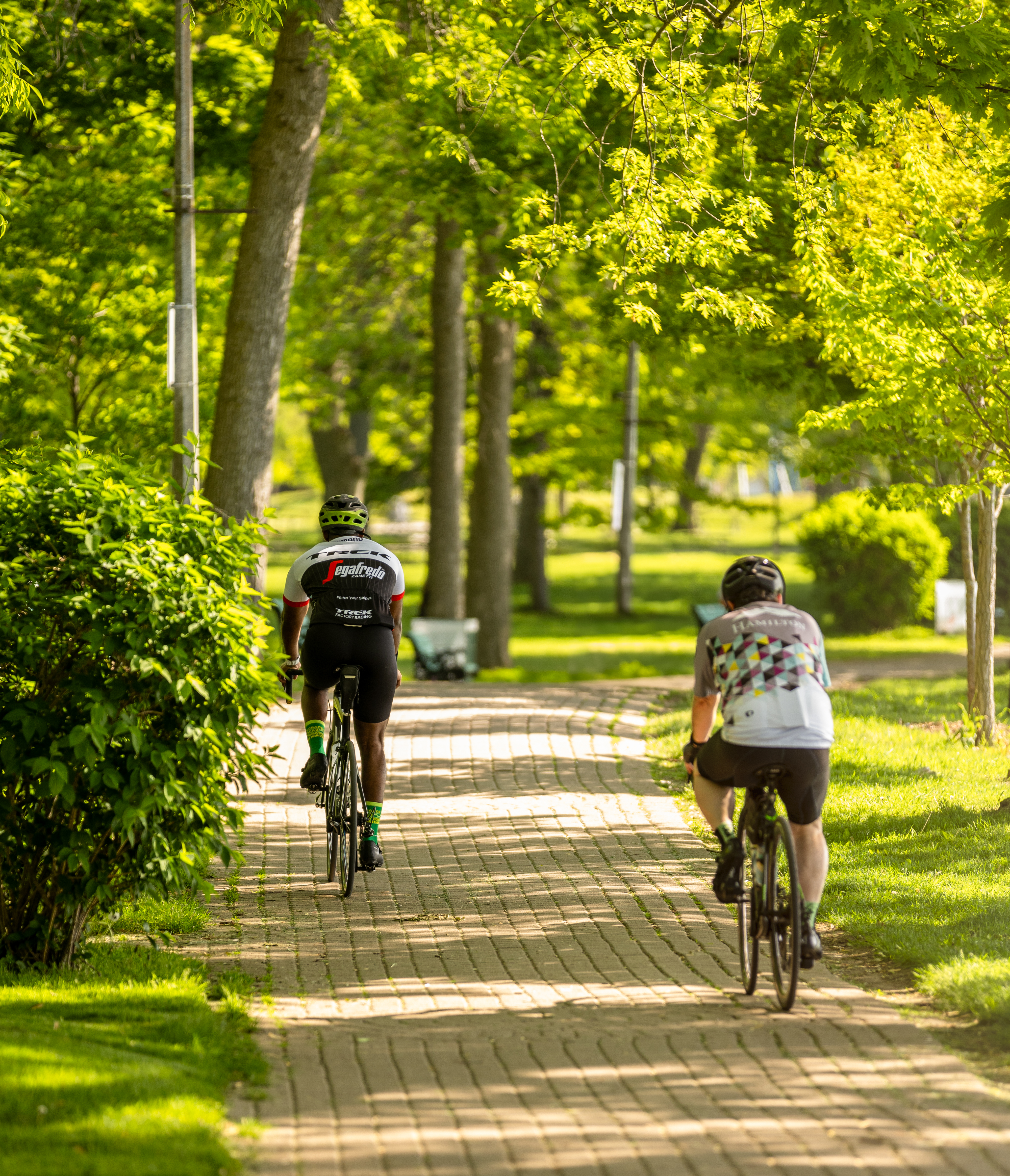 two cyclists on an Oshawa trail